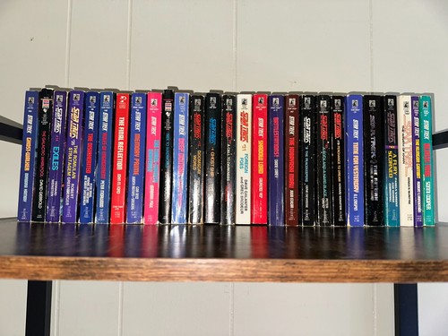 Star Trek Paperback Lot – 19 Books TOS Adventures, Movie Tie-Ins & More - Imagen 1 de 4