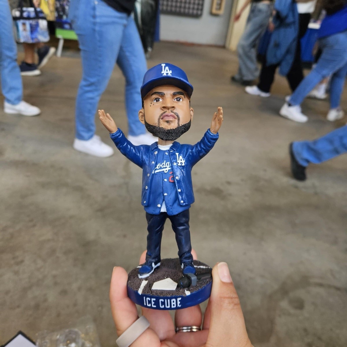 LA DODGERS “ ICE CUBE” 2025 BOBBLEHEAD | eBay LA DODGERS “ ICE CUBE” 2025 BOBBLEHEAD | eBay