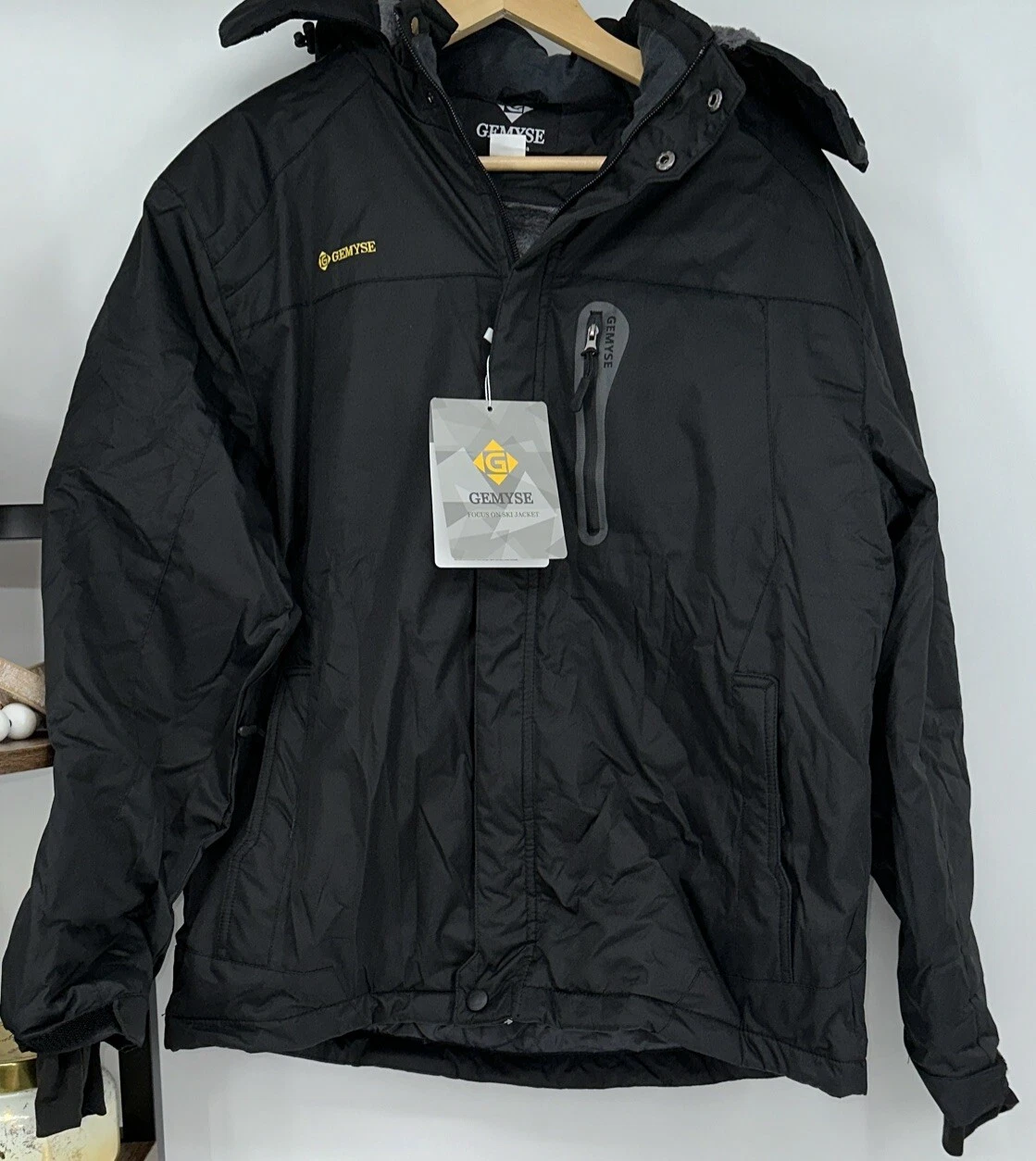 GEMYSE Men's Mountain Waterproof Ski Snow Jacket Windproof Hooded Jacket Medium