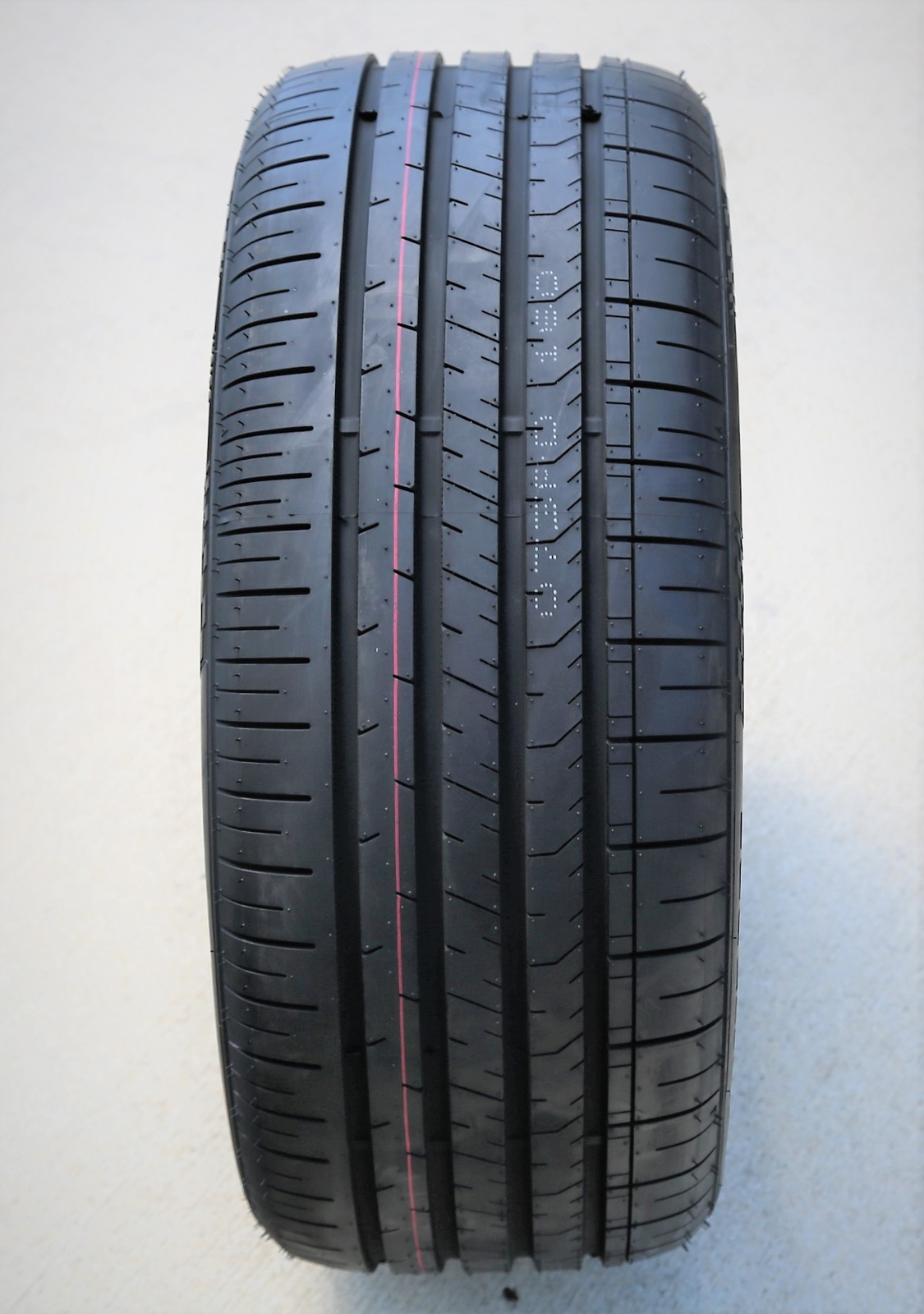 Tire 225/35R20 Armstrong Blu-Trac HP AS A/S High Performance 90Y  