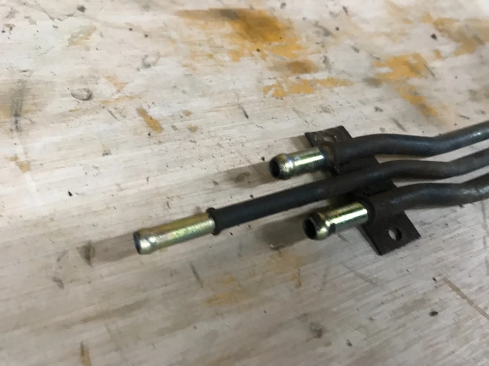 REANULT ALPINE GTA 2.5 V6 BRAKE FLUID RESERVOIR BOTTLE SENSOR INC SENSOR + PIPE - Image 3 of 4