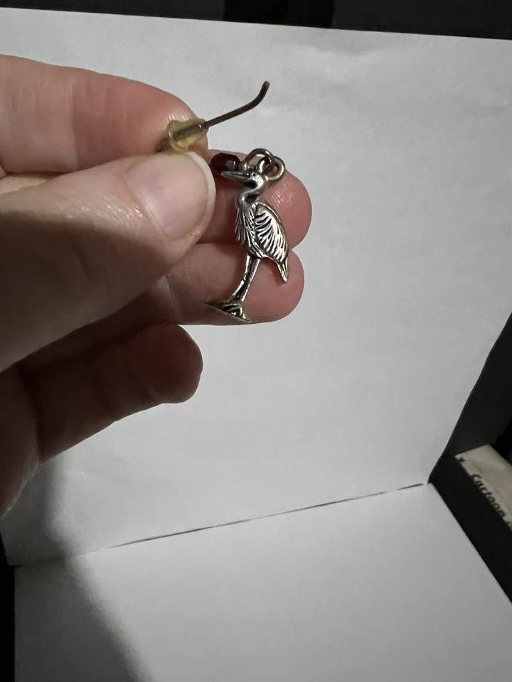 Pendientes colgantes garza peltre pájaro garceta cuentas rojas Foto 3 de 4