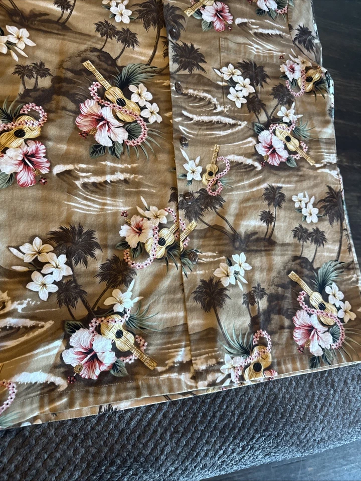 Vintage Hilo Hattie Hawaiian Shirt Floral Guitar Trees Island Print Mens Medium - Image 4 of 4