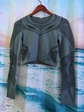 ALO YOGA Wanderer Cut Out Long Sleeve Top Gym Workout Stretchy Casual