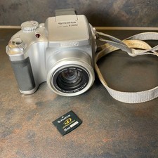 Fuji Finepix  S3000 Digital Camera 3.2MP Silver With 16MB xD Card - Working