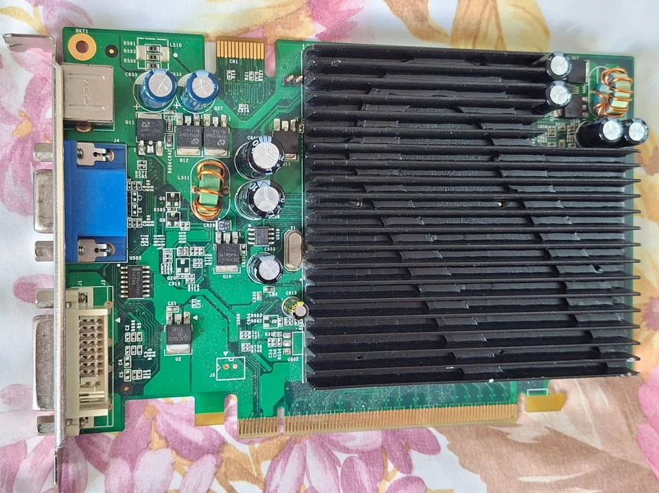 Sweex NVIDIA GeForce 8500GT 512MB/128-bit DDR2 PCI Express x16 /DVI+VGA+TV OUT. - Image 3 of 4