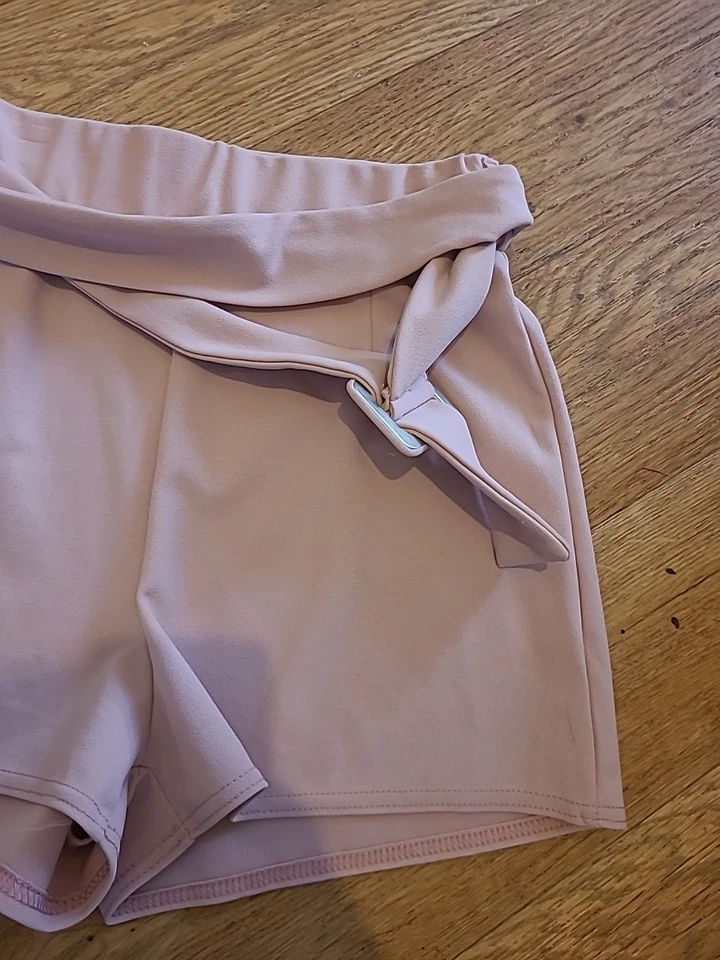 Ladies Boohoo Size 10 Baby Pink Elasticated Shorts - Image 2 of 3