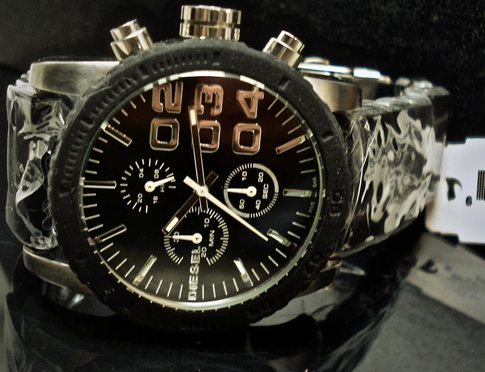 Reloj Diesel Mujer Único/Raro Correa Silicona Negra y Plateada DZ5320/Sin Caja. Foto 3 de 4