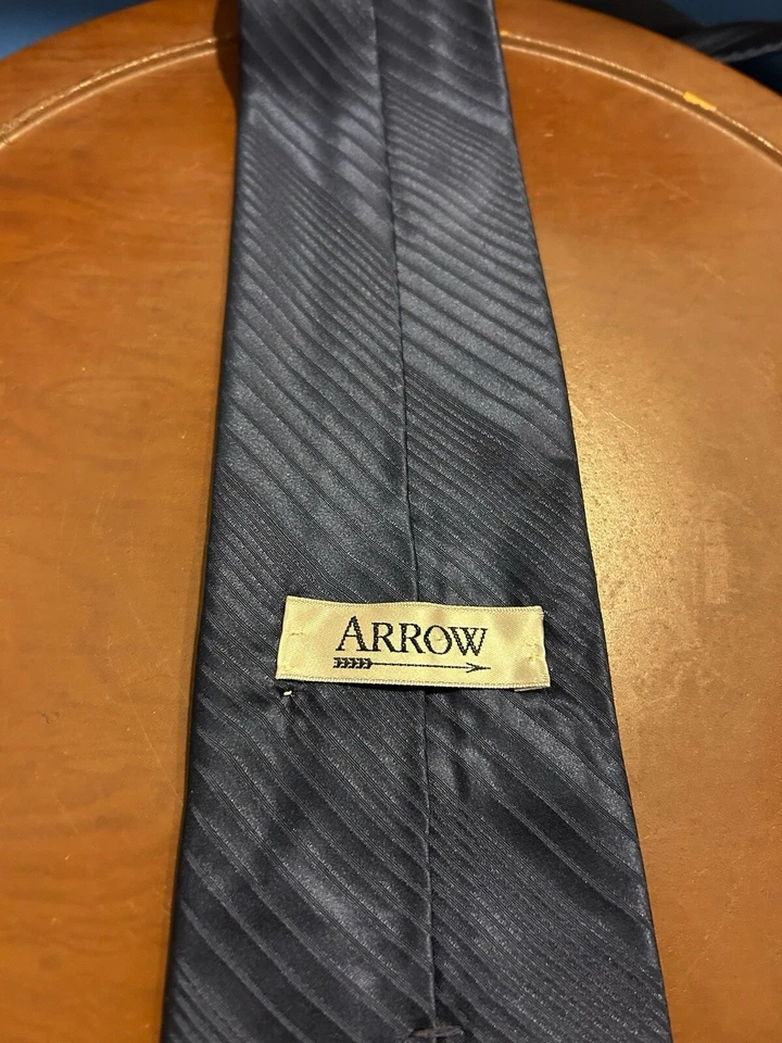 Corbata de hombre Arrow azul 100 % seda importada Foto 4 de 4