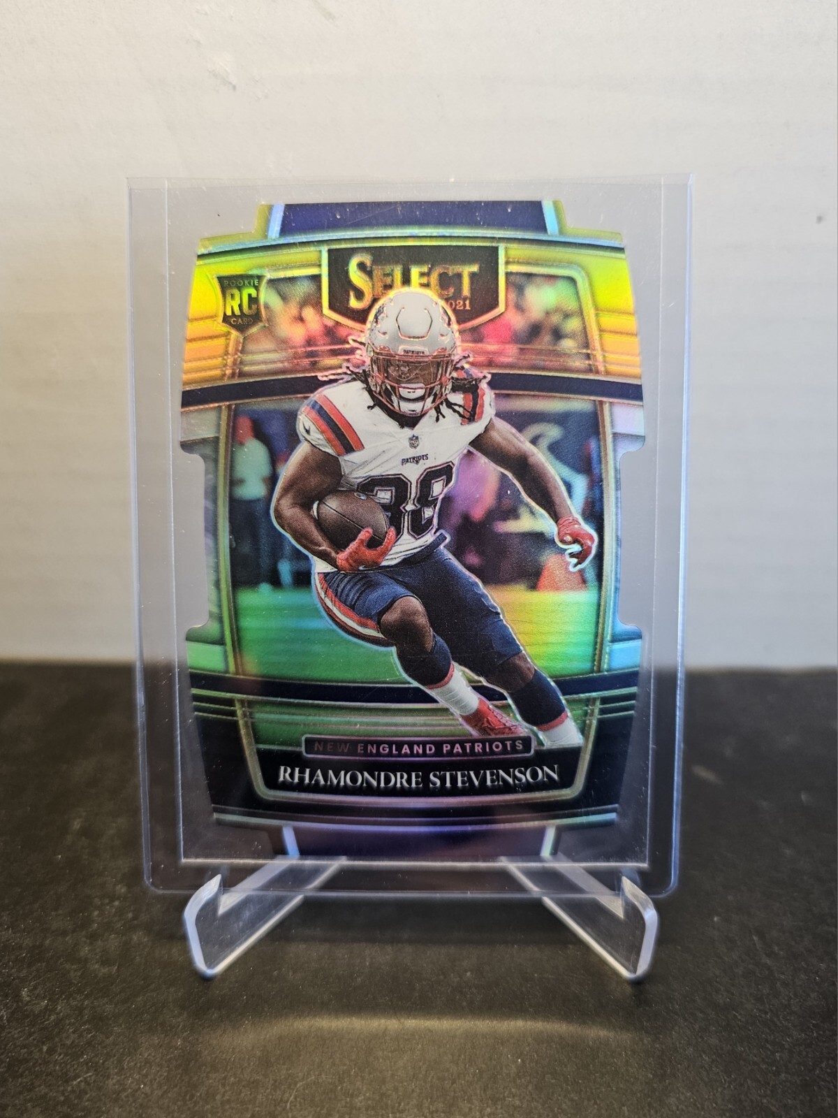 Rhamondre Stevenson 2021 Panini Select 🏈 BLACK & GOLD Die-Cut Rookie Card #75