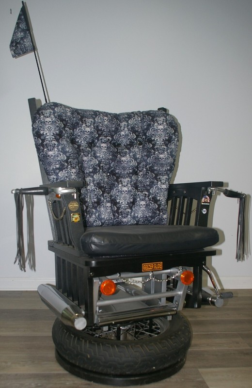 ONE OF A KIND - Motorcycle-themed swivel rocker chair
