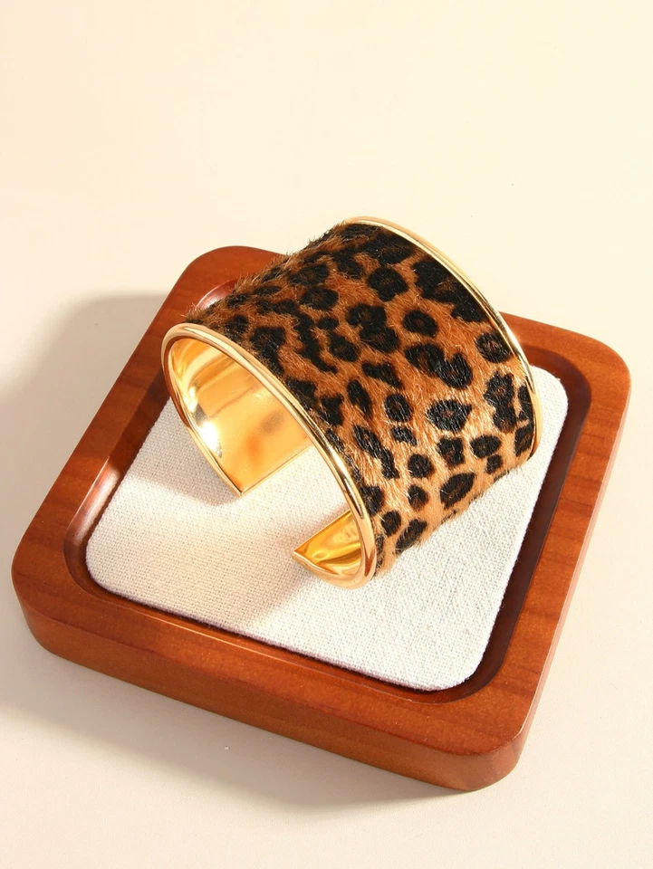 Juego de 2 piezas de brazalete ancho de leopardo guepardo tono dorado estampado animal peludo boho Foto 4 de 4