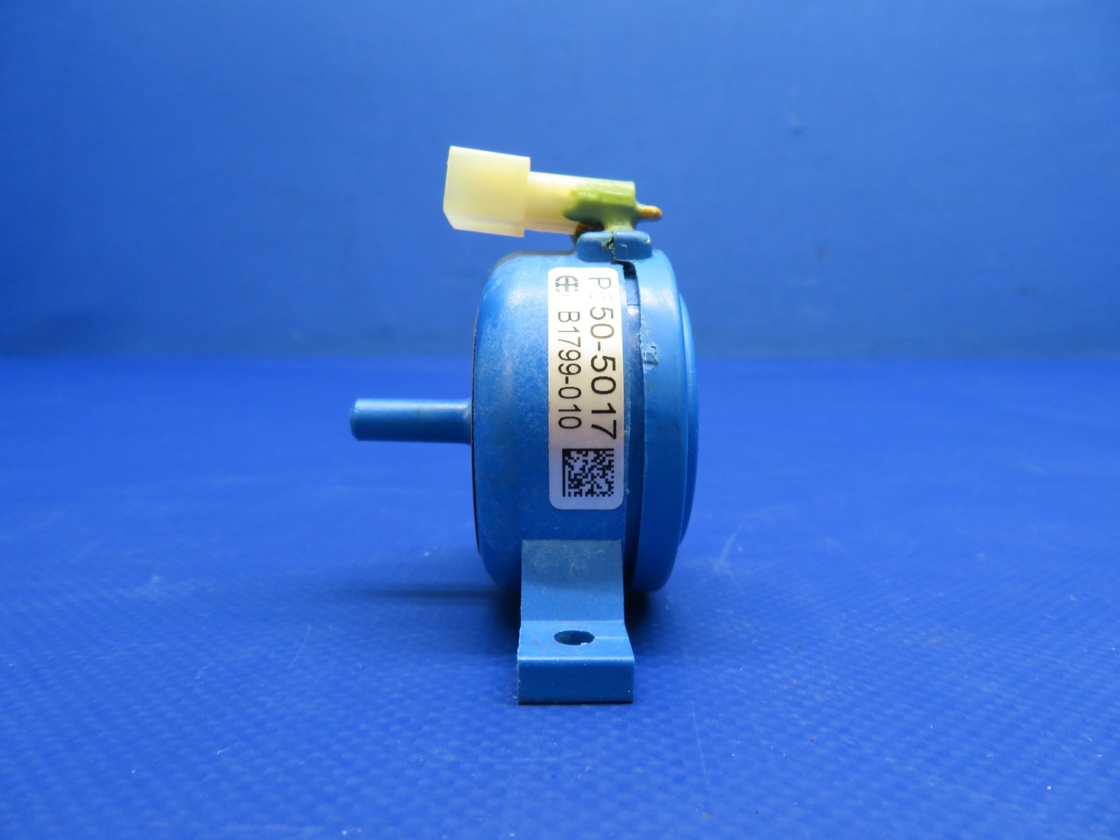 S-Tec Pressure Transducer w/ Connector P/N 0111 WARRANTY (1125-1727)