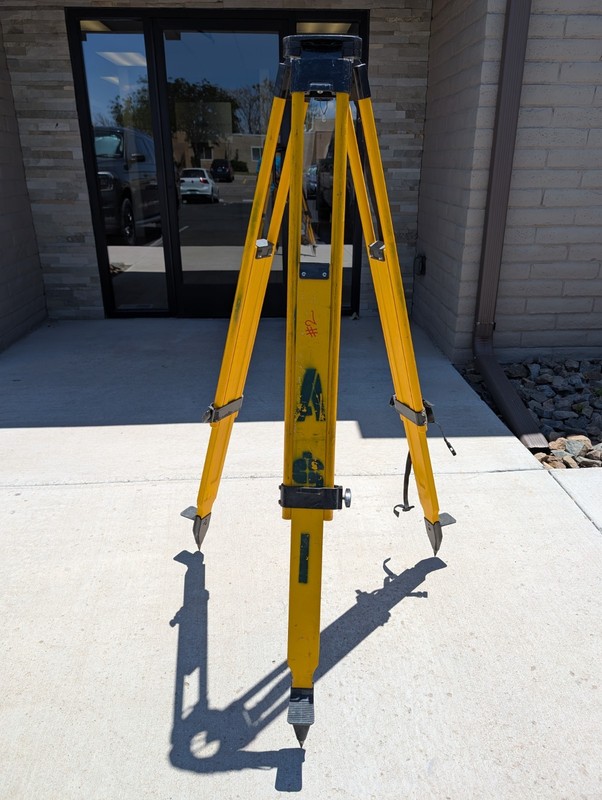 SitePro Dual Clamp Wood/Fiberglass Heavy Duty surveying antena Tripod