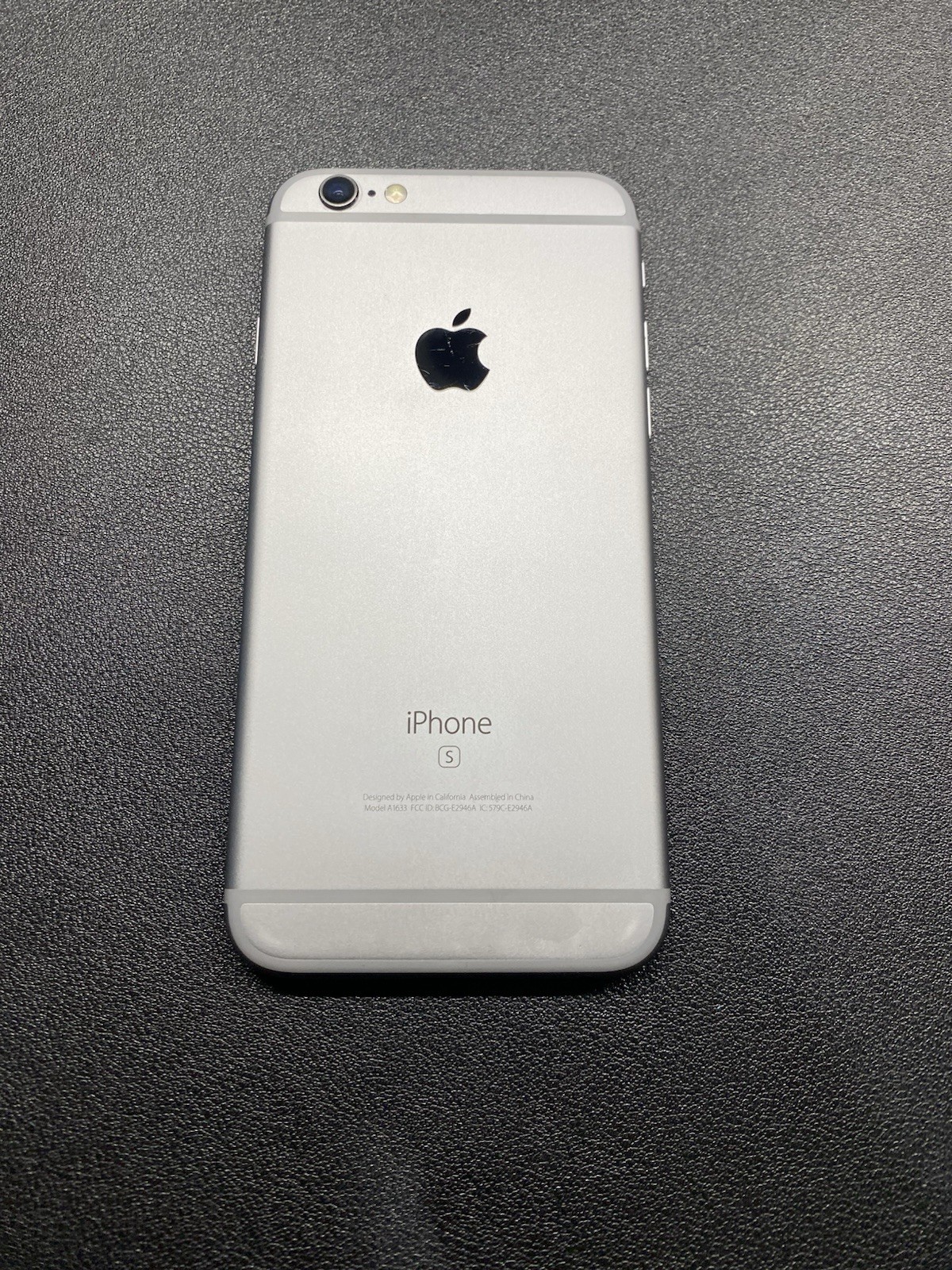 Apple iPhone 6s - 32 GB - Space Gray - AT&T