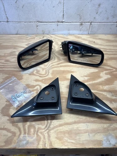 Returned Item - R1 - 94-03 S10 Manual Sport Mirrors Pair