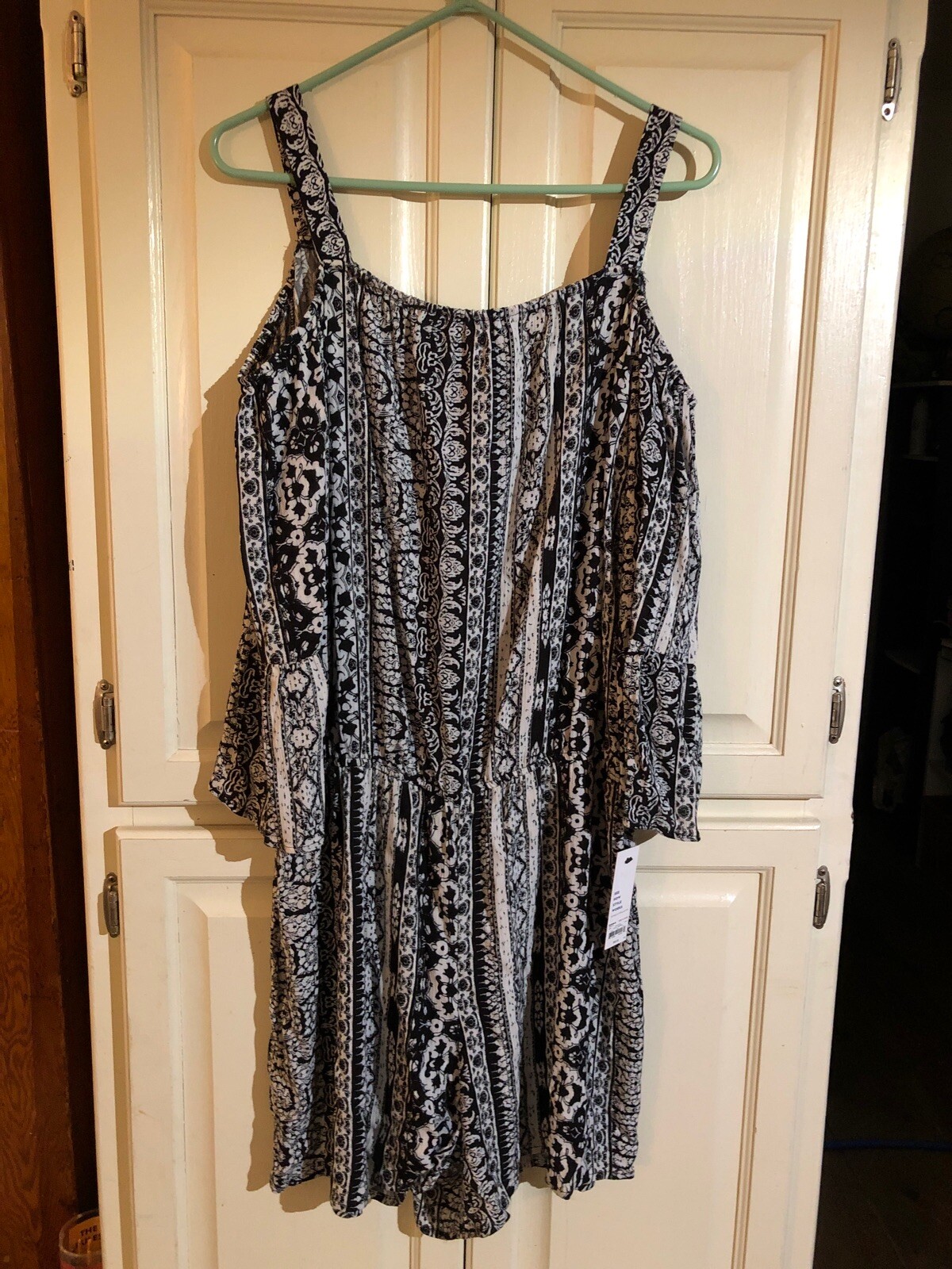 Picture 1 of 6