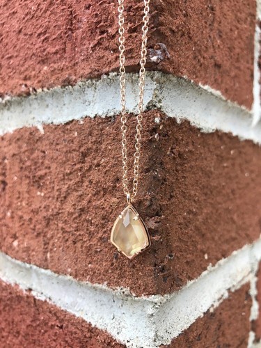 ๐๐NWT Kendra Scott Cory Necklace in Rose Gold Suspended Brown MOP๐๐ - Picture 2 of 7