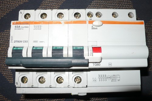 Disjoncteur Différentiel Merlin Gerin 63A 30mA Courbe D Type AC - Occasion