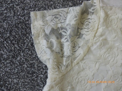 Ladies "Originals" Lacy Design Size 16 Ivory Top - Picture 4 of 4