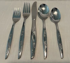 INTERNATIONAL SILVER CO ~ STAINLESS ~ USA ~ BELLE ISLE ~  5 PIECE PLACE SETTING