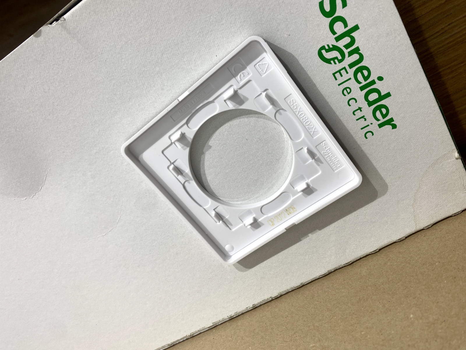 Schneider Odace Touch plaque en bois véritable pour interrupteur - 3