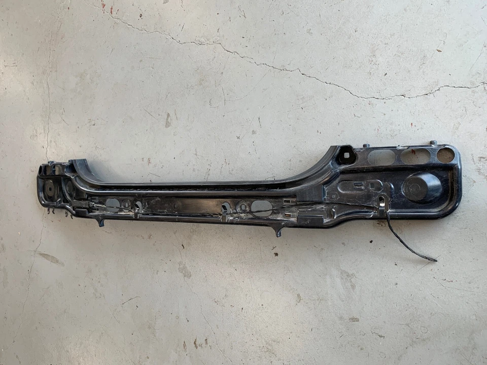 Soporte central de montaje de parachoques trasero OEM BMW 525i 525xi 530i 530xi 550i 2006-2007 Foto 4 de 4