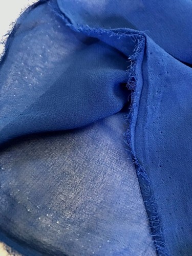 2 METRE LENGTHS - POLYESTER CHIFFON FABRIC :150CM WIDE : CHOICE OF 6 COLOURS - Picture 3 of 13