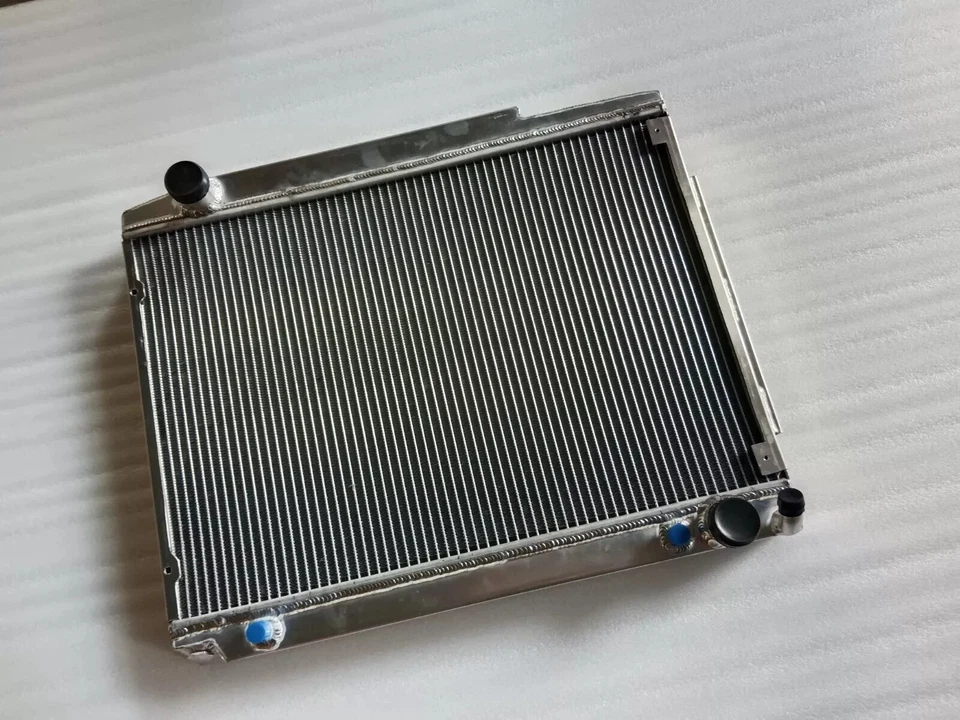 Radiador y enfriador de aceite para Mercedes-Benz W107 C107 W116 280 Sl/ SLC 2,8 L 1971-89 Foto 3 de 4