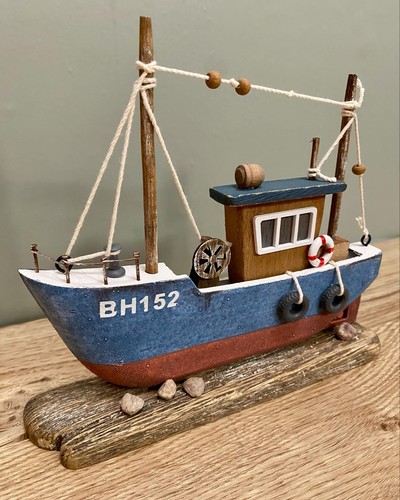 Rustic Wooden Boat Fishing Trawler Ornament Seaside Harbour Nautical Indoor Gift - Picture 6 of 10