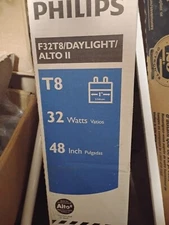 (2) Philips F32T8/DAYLIGHT ALTO II 32W 4ft Fluorescent Bulbs. New