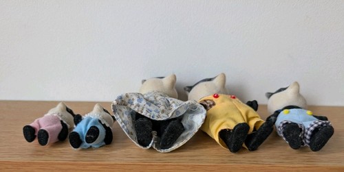 Sylvanian Families Underwood Badger Family Figuras Para Caravana Pony Set - Imagen 6 de 6