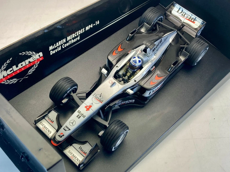 1:18 Minichamps McLaren Mercedes MP4-16 David Coulthard 2001 #4 530 011804 - Image 3 of 4