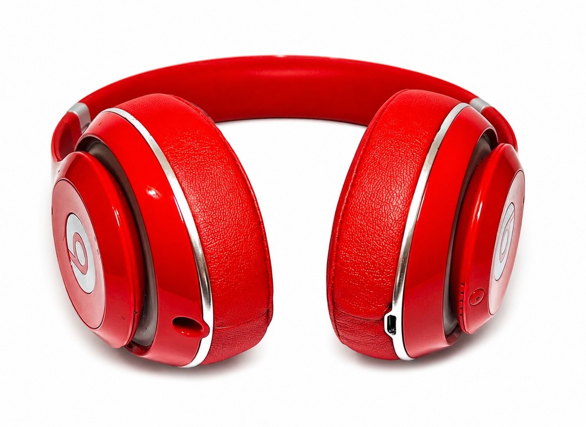 BEATS by Dr. Dre STUDIO 2 WIRELESS HEADPHONES -WITH NEW EAR PADS