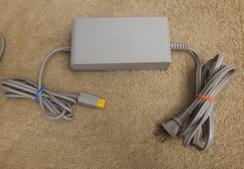 Nintendo Wii U 32GB WUP-101 Console Only - No Gamepad - Imagen 10 de 13