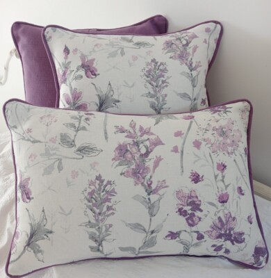 Kissenhülle Laura Ashley Wild Meadow blass IRIS 12'' x 18'' (rohrförmig)