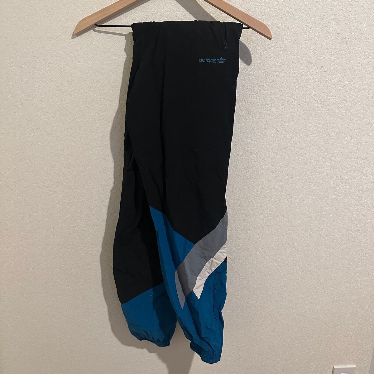 VINTAGE Pants ADIDAS M Nylon Running Track Trousers Black VINTAGE Pants ADIDAS M Nylon Running Track Trousers Black