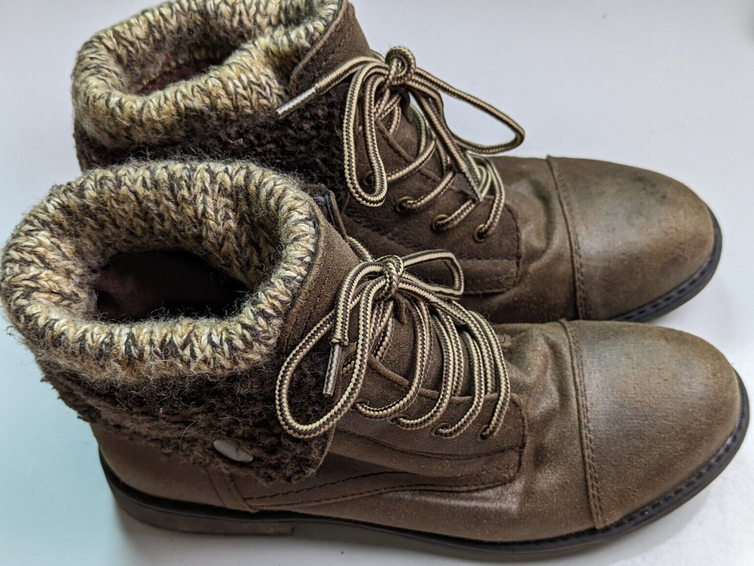 white cliff boots