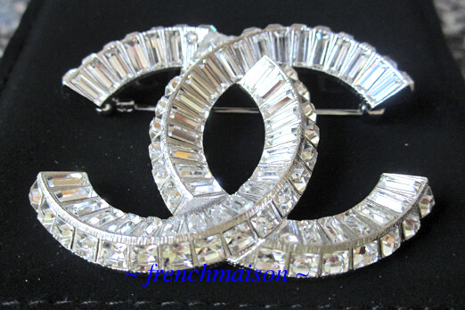 Chanel Brand New Silver CC Crystal Heart Pin Link Brooch