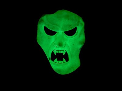 Vintage Scream Fun World Easter Unlimited Vampire Phantom Mask Authentic