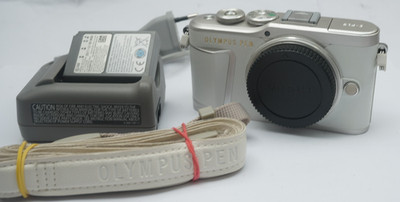 Olympus E-PL9 PEN Body weiß, in gutem Zustand, 5400 Klicks , mit Gewährleistung