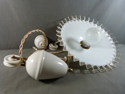 Porcelain rise-and-fall lampshade with white opaline shade, circa 1920s... - Picture 8 of 13