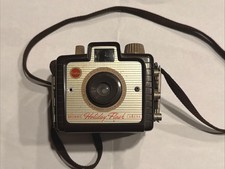 VINTAGE KODAK BROWNIE HOLIDAY FLASH CAMERA 1950'S NONTESTED