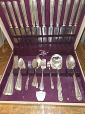 WM Rogers Mfg Co 53 PCS Flatware Set AA IS Silverplate W/Certificate ORGNL Case