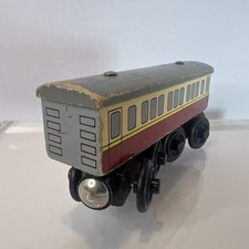 Thomas  Friends Wooden Railway Tank Engine Train - Express Coach Car Rare 2003  