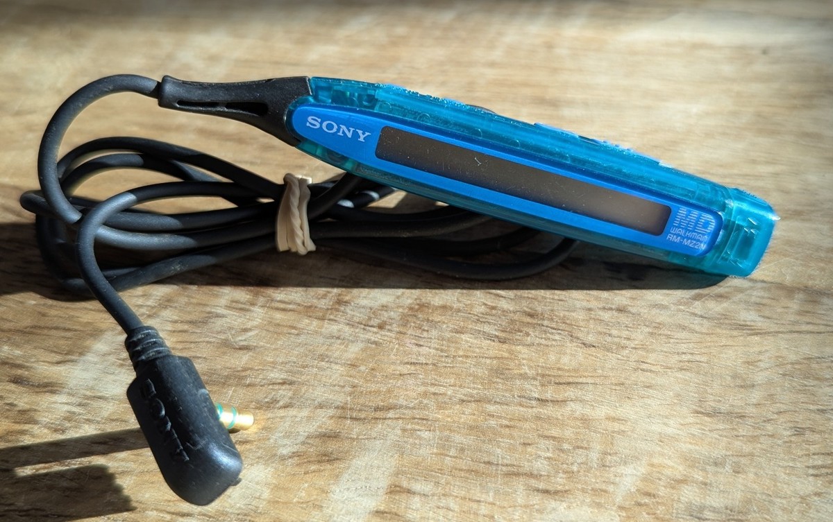 Sony Blue MZ-E60 MiniDisc Walkman - with RM-MZ2N Remote - Tested