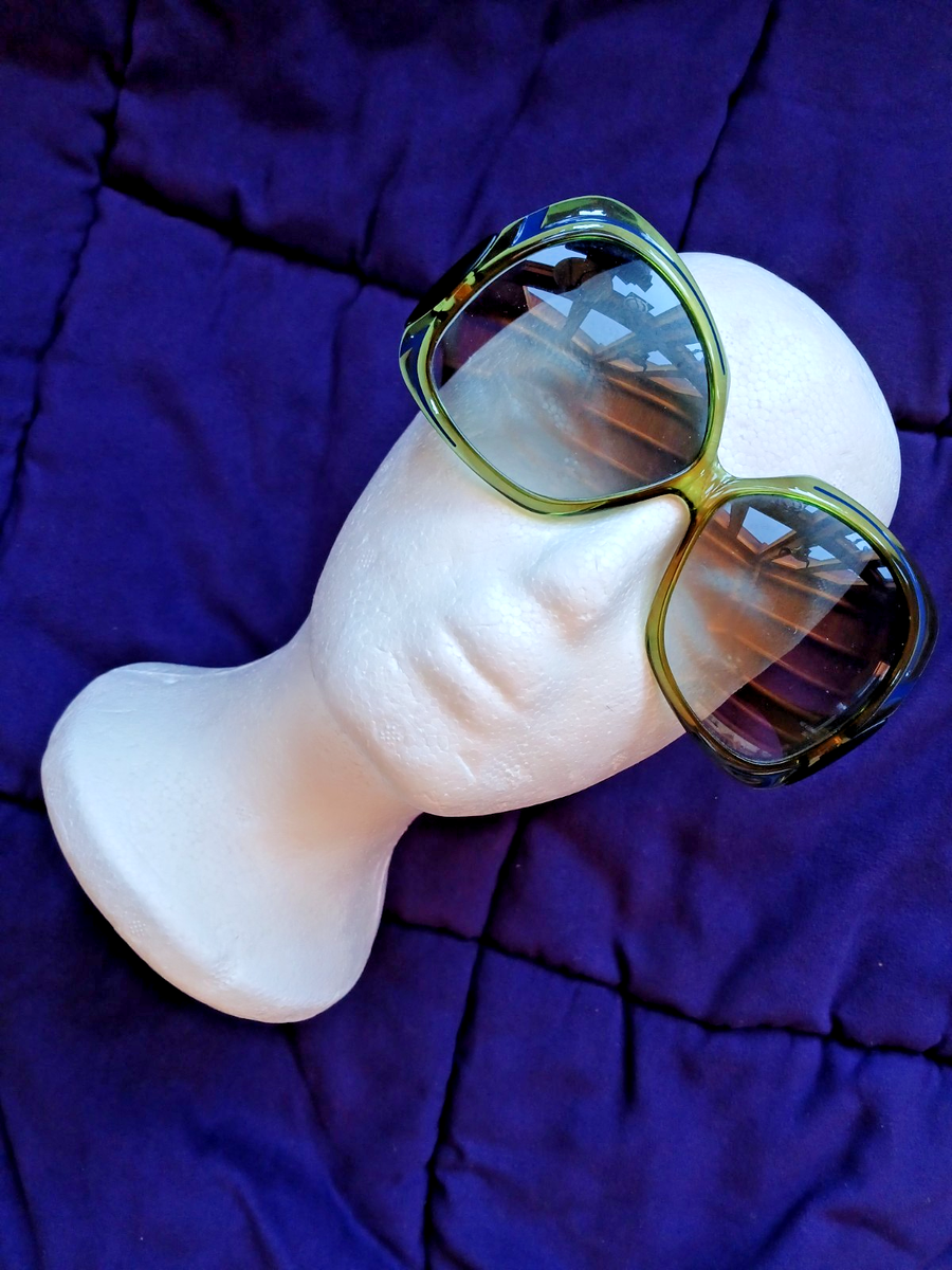 VINTAGE LADIES CHRISTIAN DIOR TWO TONE SUNGLASSES BLUE & GREEN