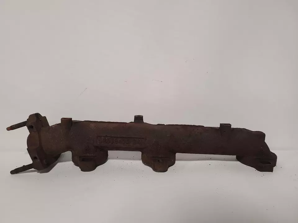 Used Front Left Exhaust Manifold fits: 2005 Saturn Relay 3.4L L. front Front Lef - Image 2 of 4