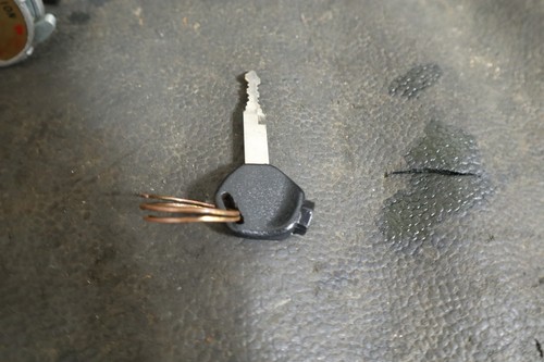 2014 YAMAHA ZUMA 125 YW125 IGNITION LOCK W KEY 32S-WH203-04-00 - Picture 5 of 10