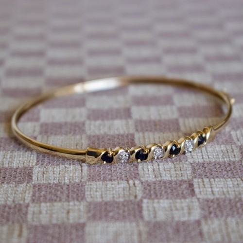 NEW 10K YELLOW GOLD NATURAL MINED BLUE SAPPHIRE & DIAMOND BANGLE BRACELET